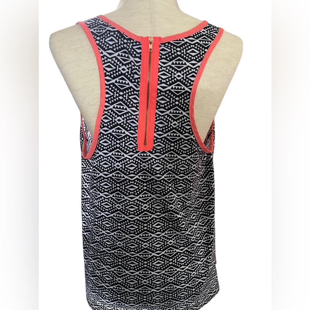Eyeshadow| Geometric Pattern Tank Top - Picture 2 of 2